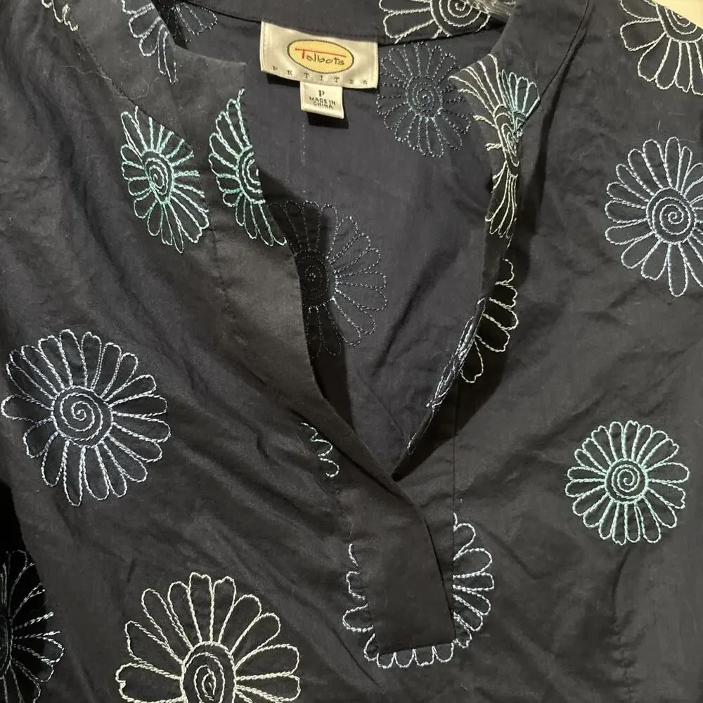 Talbots Petites Flower Embroidered Popover Blouse Size P/XS Navy Blue Cotton - Picture 2 of 7